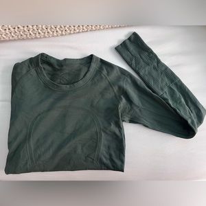 Swiftly Tech Long-Sleeve Shirt